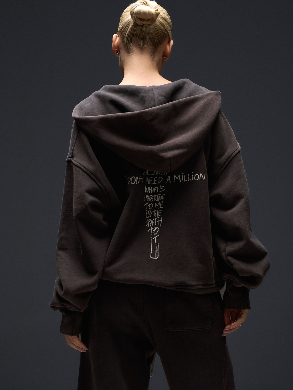 КОСТЮМ "JESUS BROWN"