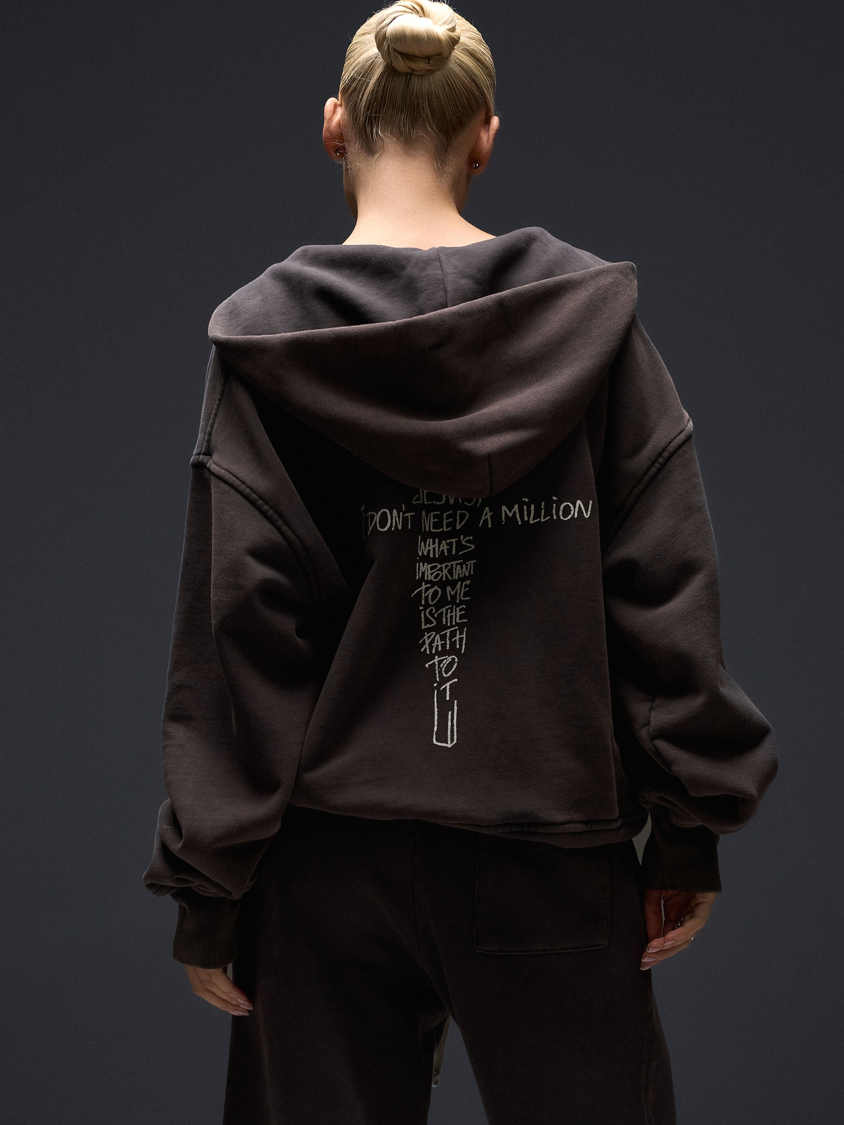 КОСТЮМ "JESUS BROWN"