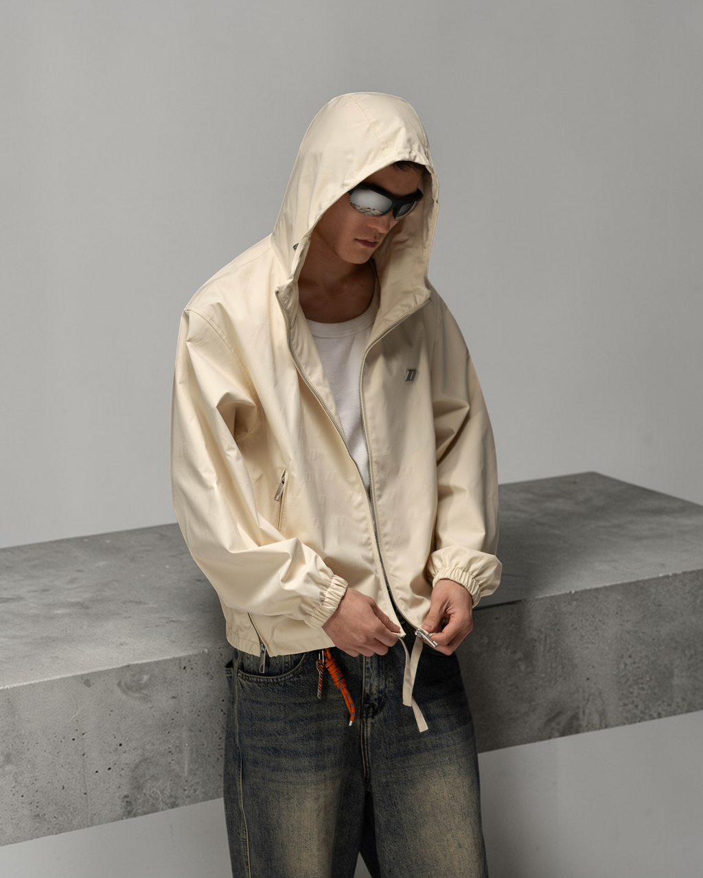 Jacket ZERO FORM monogram off-white
